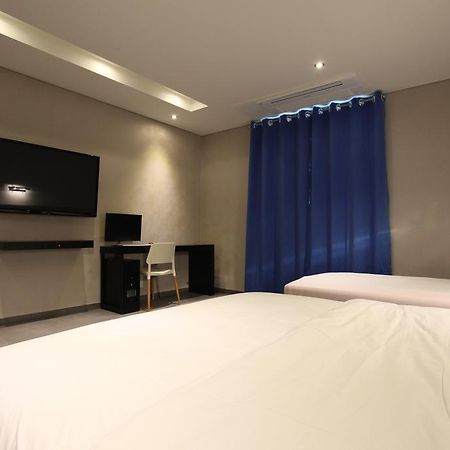 C&B Hotel Ansan Exterior photo